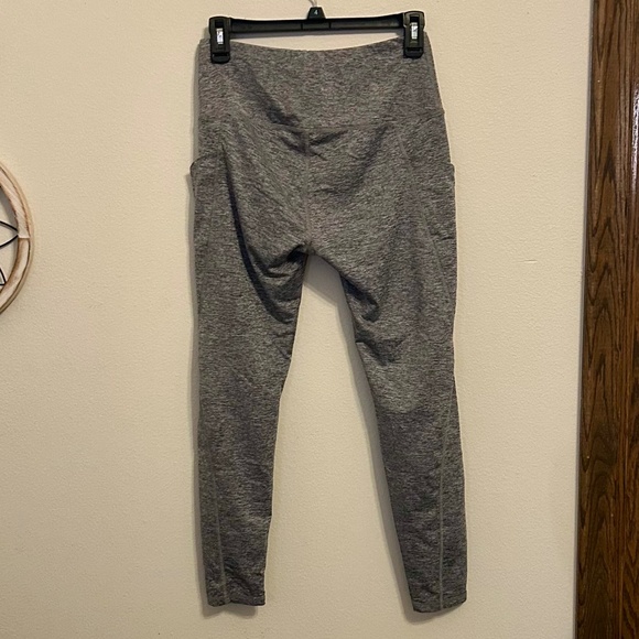 Women’s Gray Leggings with Pockets, Size Medium - Picture 2 of 6